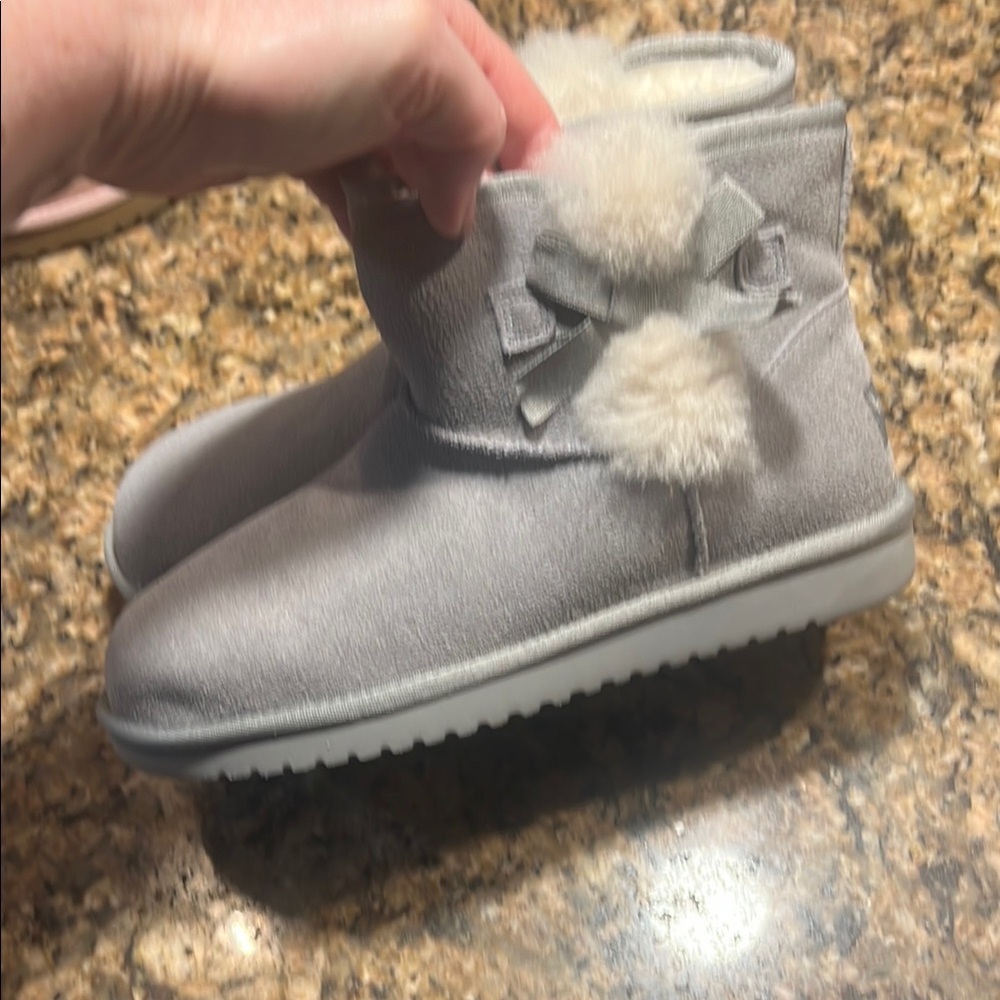 Koolaburra by Ugg women’s Victoria mini boot in gray - size 7